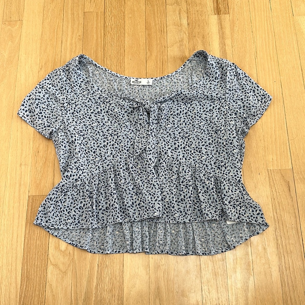 Hollister Top size L
